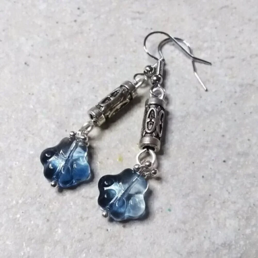 Pawprints! Pet Lovers Earrings!  Dog & Cat Lovers! - Picture 4 of 6